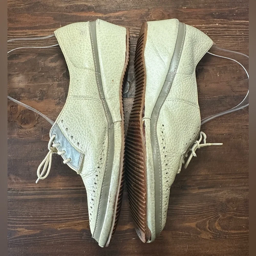 Women's Town‎ Dales Feather Lite Cushion White Vintage Shoes Size 7.